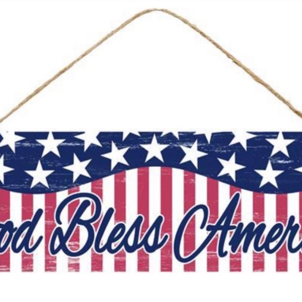“God Bless America” Wood wall hanging / Wreath Sign or center.